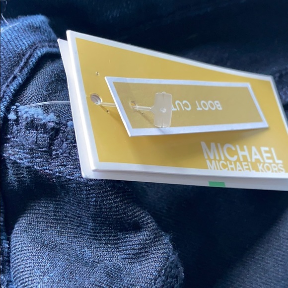 NWT Michael Kors Dark Rinse Bootcut Denim Size 8
… - Picture 7 of 7